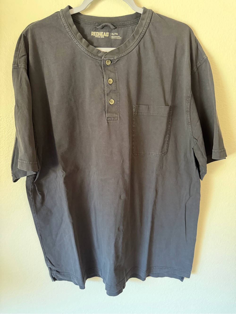 RedHead Men's Short Sleeve Henley Pocket Tee - Charcoal Gray/black